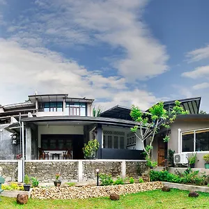 2* Bed & Breakfast Thotupola